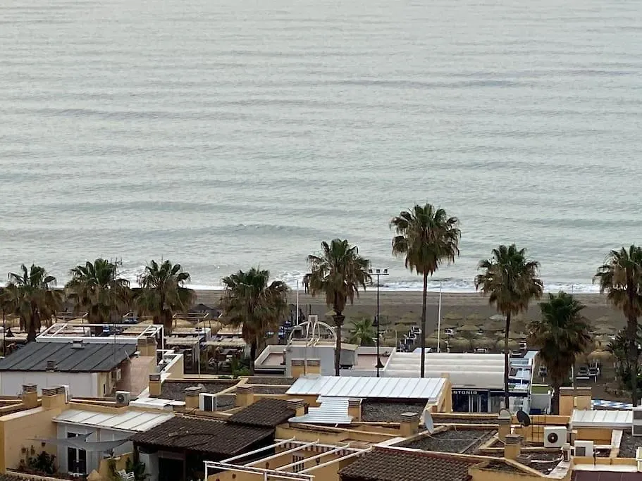 Modern 1-Bed Apartment With Wi-Fi Torremolinos