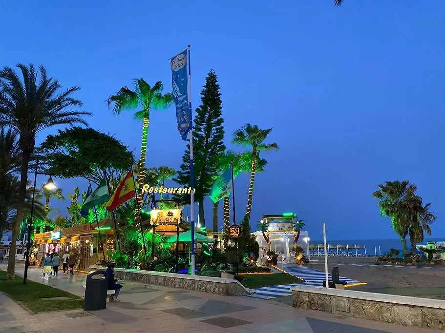 Modern 1-Bed Apartment With Wi-Fi Torremolinos