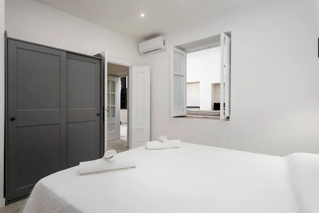 Modern 1-Bed Apartment With Wi-Fi Torremolinos