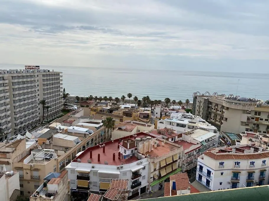 Modern 1-Bed Apartment With Wi-Fi Torremolinos