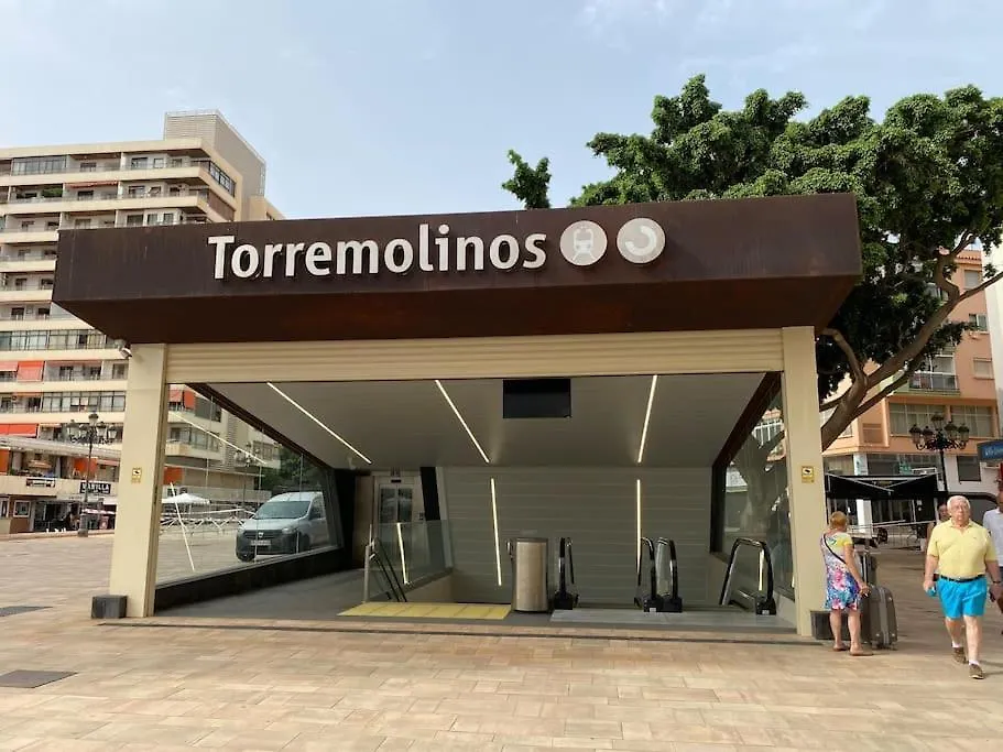 Modern 1-Bed Apartment With Wi-Fi Torremolinos